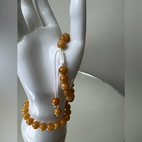 Handmade gemstone bracelet. This Yellow Jade bracelet is adjustable. - Picture 4 of 6